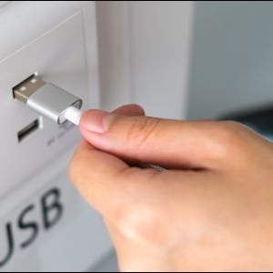 ◼ Chargeurs USB pour véhicules ferroviaires