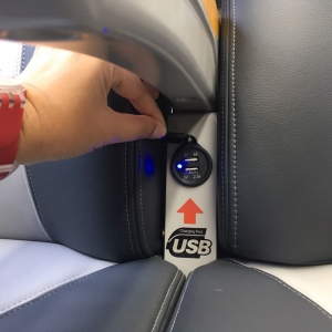 ◼ USB зарядное устройство для спецтехники: 12-24V розетки для тяжелой техники