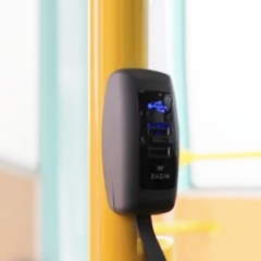 USB зарядки на поручни