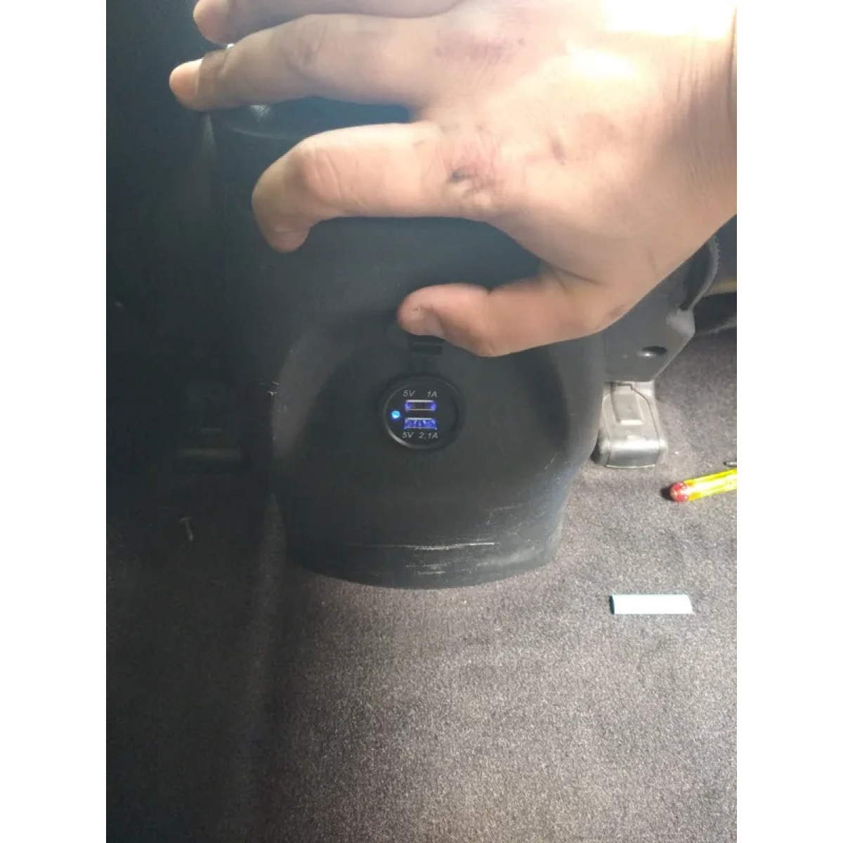 Simple USB charging socket for bus and coach 
