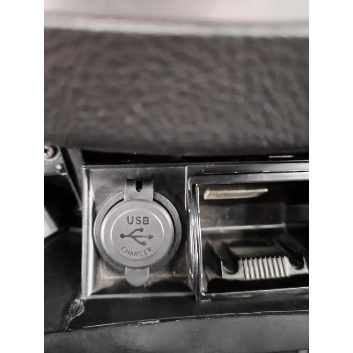 USB зарядное устройство для транспорта USB зарядное устройство для транспорта
