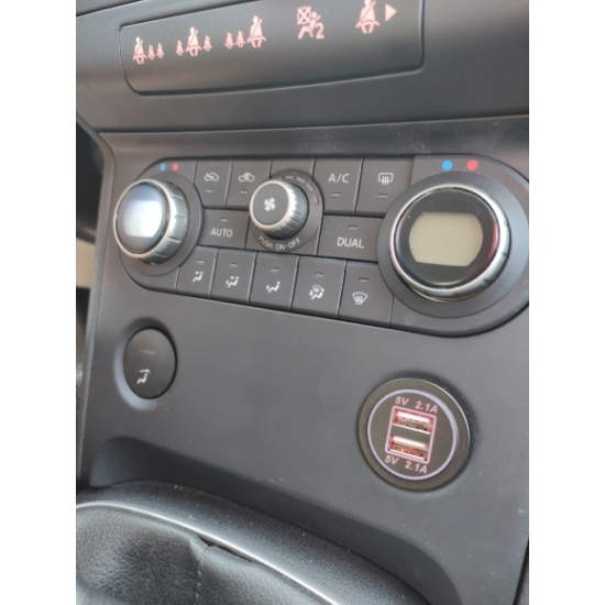 Bộ sạc USB âm tường cho tất cả các loại hình vận tải Bộ sạc USB âm tường cho tất cả các loại hình vận tải