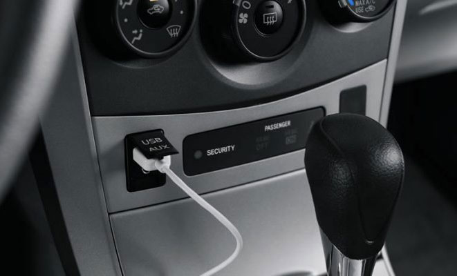 Chargeur Dekart deux ports 12V-24V Prise USB double compacte Dekart pour autopartage
